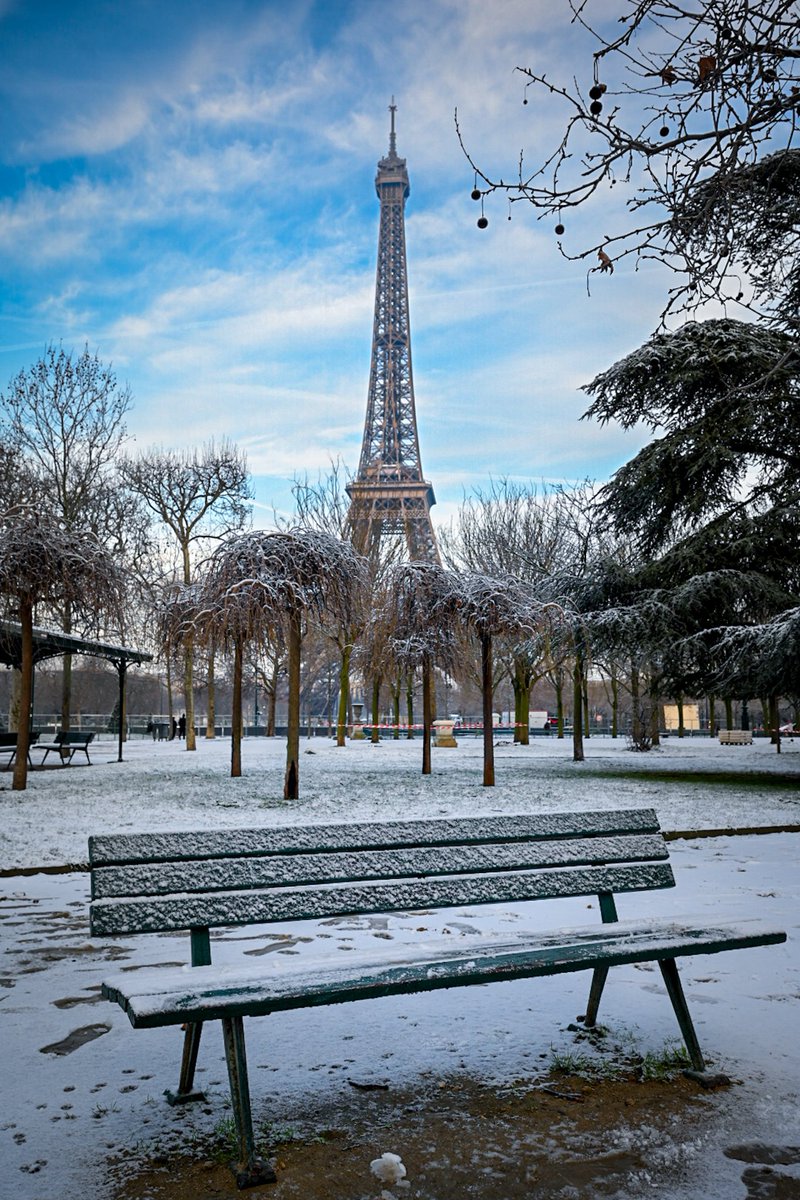 #jeudiphoto Quelques flocons ce matin / a few snowflakes this morning in Paris