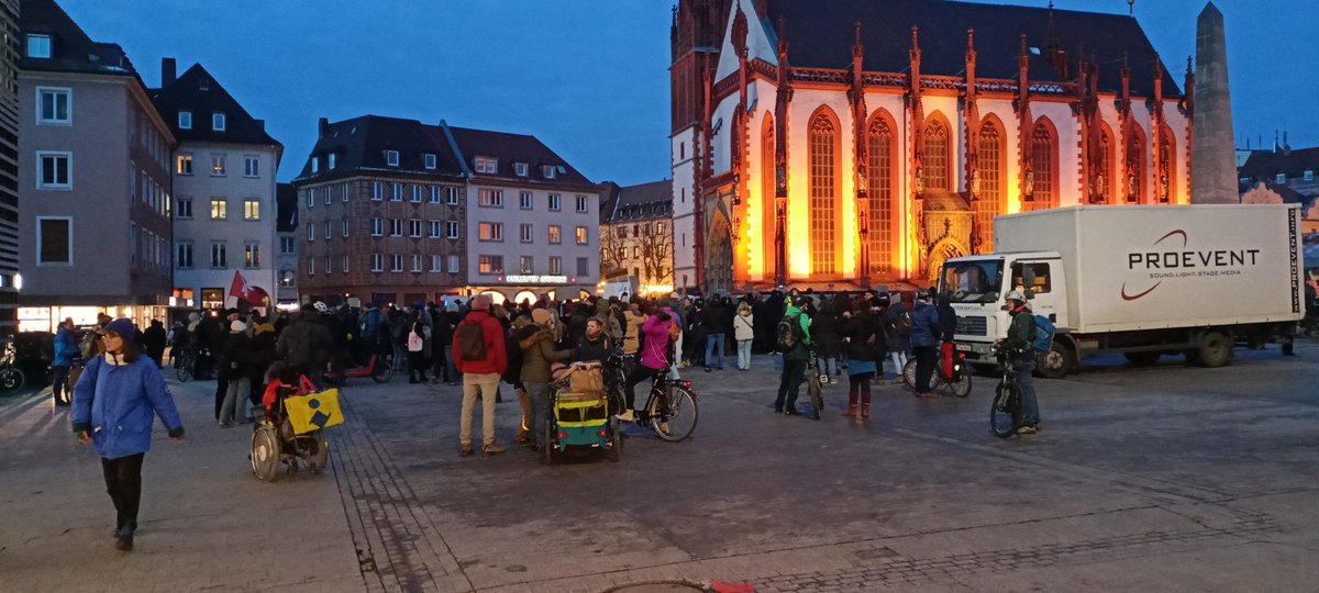 Schwarzlicht Würzburg tweet media