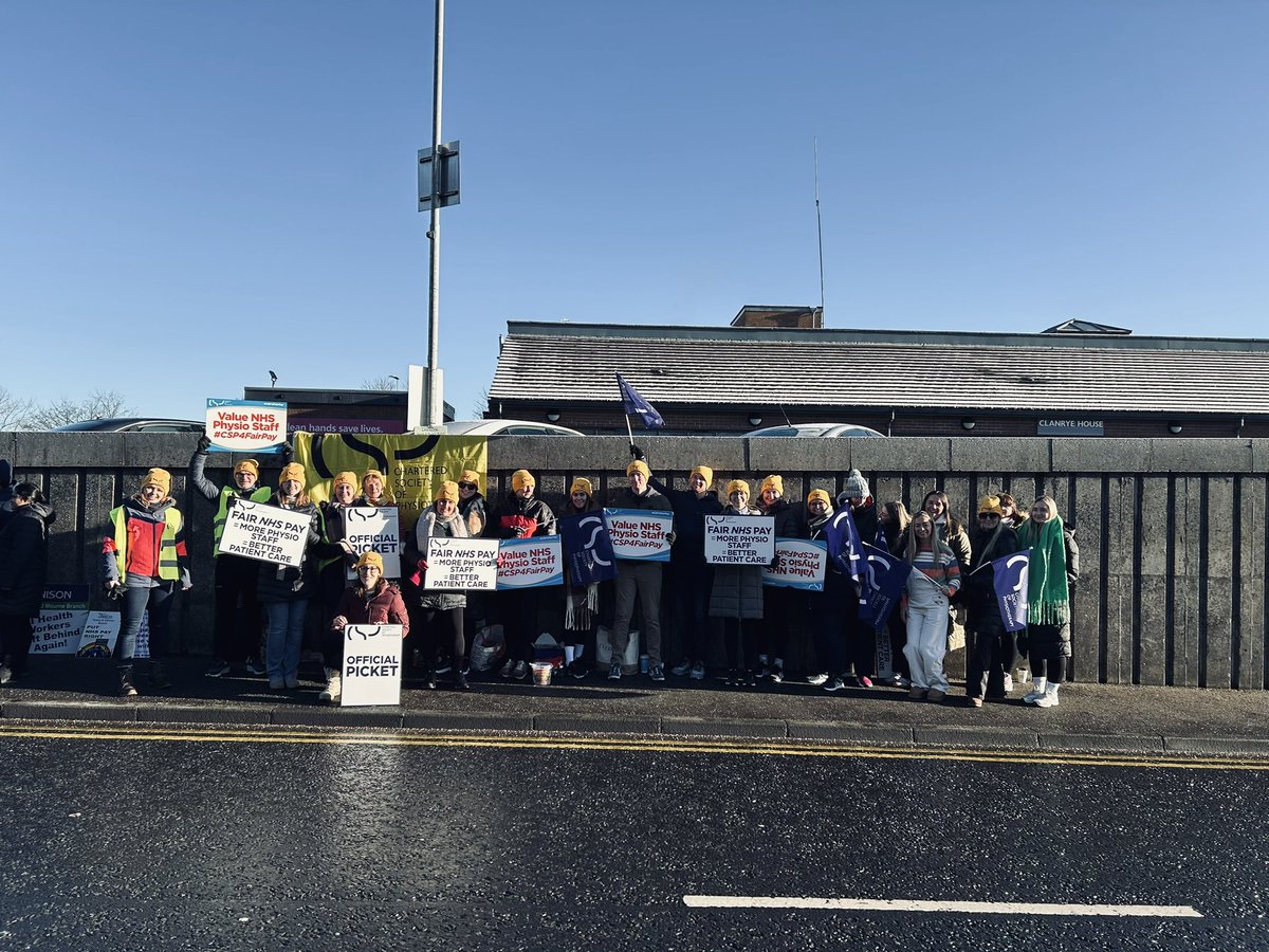 #CSP4FairPay
Great to join our Northern Ireland <a href="/thecsp/">Chartered Society of Physiotherapy (CSP)</a> members on the picket lines today. ✊🏼
They have had no pay increase for 23/24 and no prospect of any talks. Westminster seem determined to punish workers for the lack of an executive.  
<a href="/SouthernHSCT/">Southern Trust</a> <a href="/CSPNI1/">NI Board Chartered Society of Physiotherapy</a>