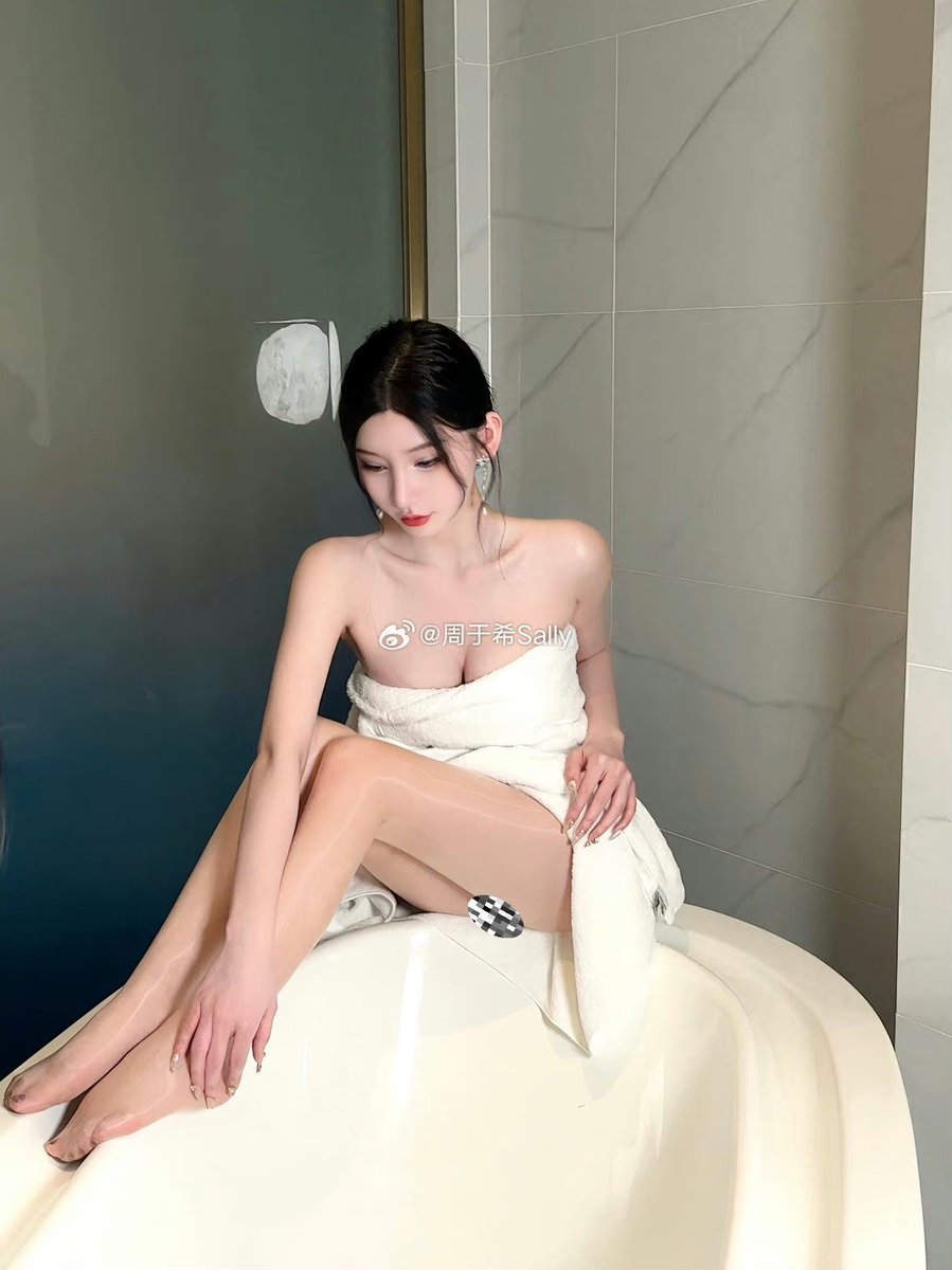 zhouyuxi_77's tweet photo. “只有在想你的时候，思念才有意义”

🔥视频、作品推送门：https://t.co/GXrMyHzYxa https://t.co/NgJypo5nYH