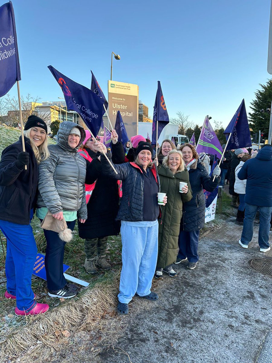 Pushing for pay parity 🪧is the message from these midwives from Ulster Hospital

“Midwives in NI are already the lowest paid in the UK and they’ve had enough” says RCM 

rcm.org.uk/media-releases…
