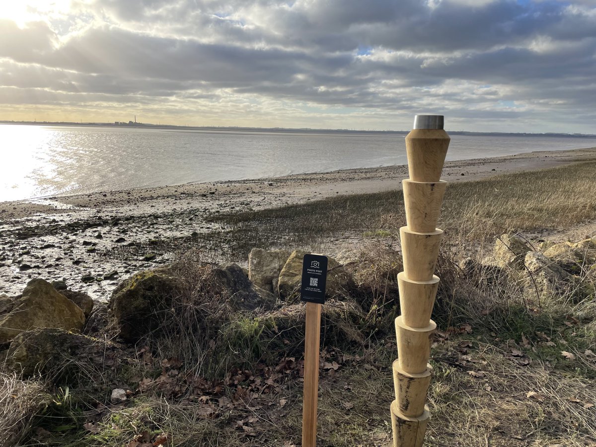 4 new photoposts have been installed on Hessle Foreshore, including 1 at Melton West! The posts are part of the ‘Active Beacon’ Photopost Project, encourageing users to capturing iconic locations whilst helping to monitor coastal erosion @what3words: compose.compose.surcharge