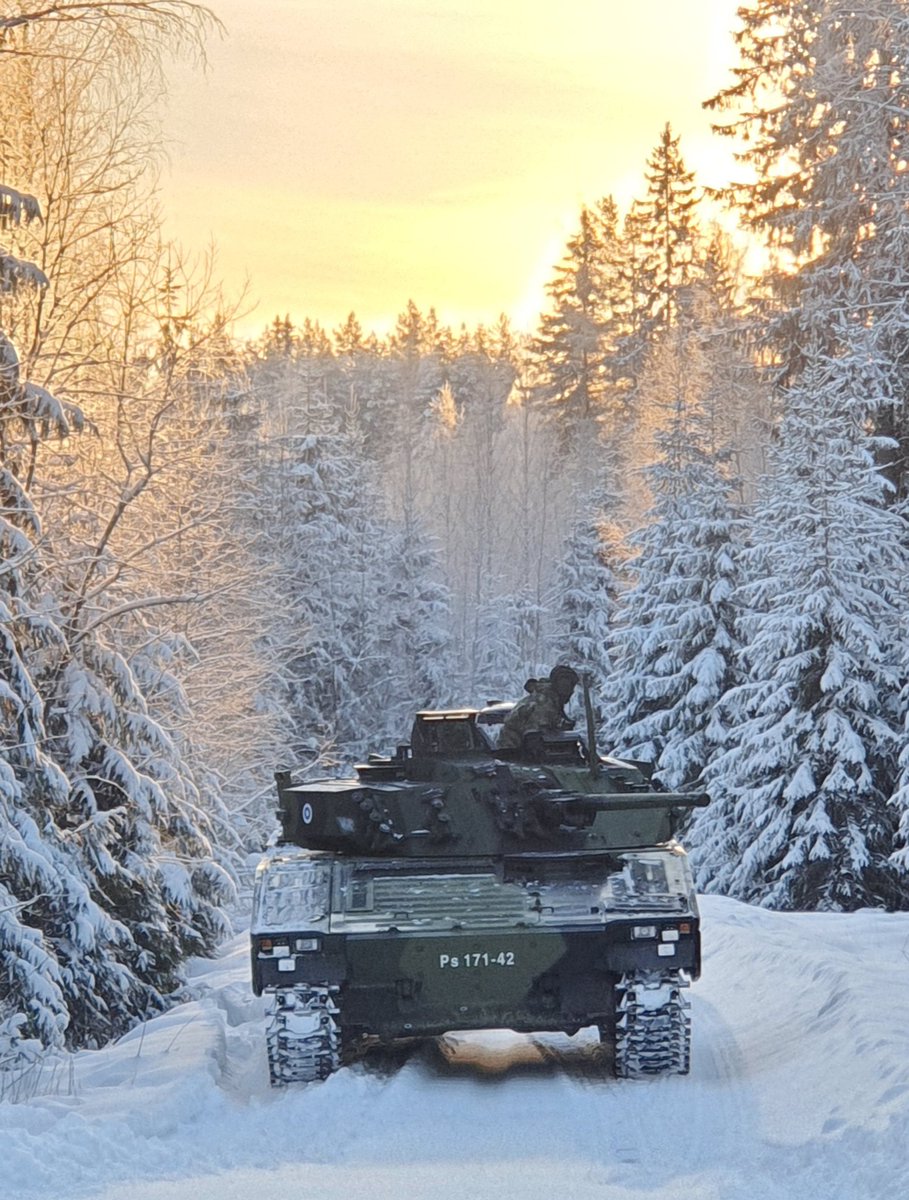 Tarkastin @PanssariPR johtaman Valmiusyksiköiden harjoituksen Parola-Hätilä alueella. Talviset olosuhteet ja vaativat tehtävät haastoivat niin johtajat kuin joukot. Maakuntakomppanian reserviläiset erityisen pirteällä ilmeellä. Tästä on hyvä jatkaa kevään isoihin harjoituksiin.