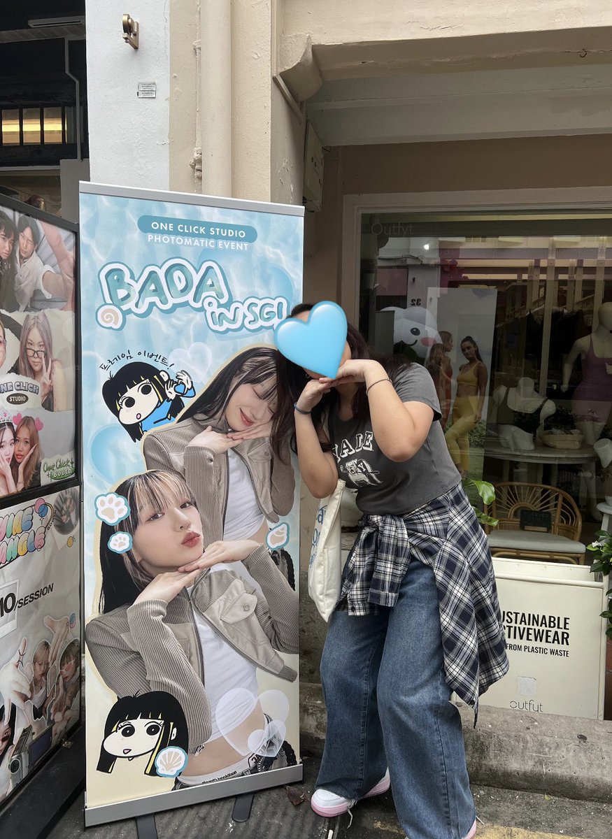 destinybyulie's tweet photo. i was so so excited when i found out that there was gonna be a bada photobooth event in sg 🥹 thank you so much @badaleesg for this ! 🩵
#BADAINSG https://t.co/TcbBDt9eaP