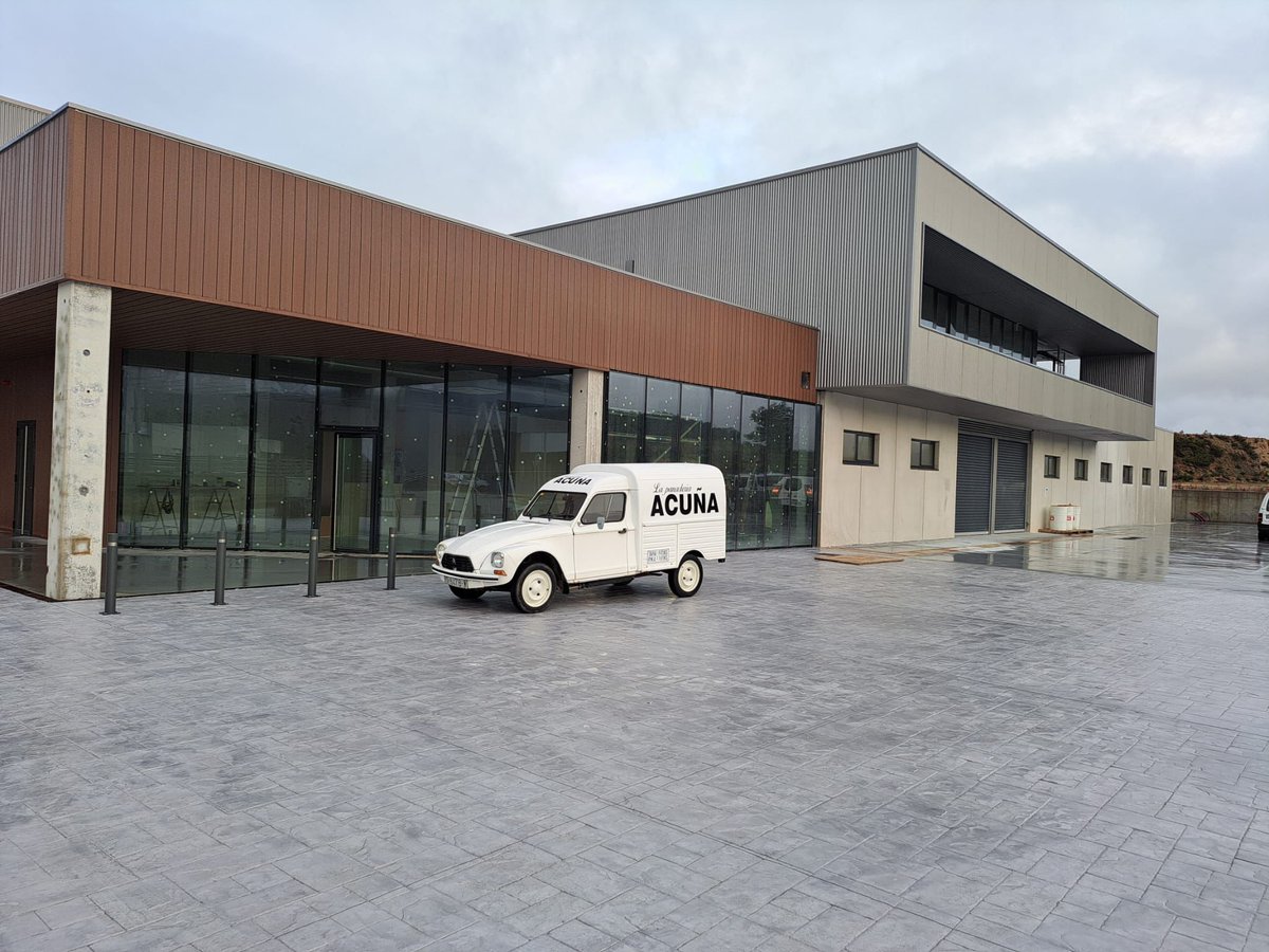 ASA_ingenieria's tweet photo. Como en Panadería Acuña, las cosas buenas llevan su tiempo y dedicación, orgullosos de estar terminando este proyecto tan singular, agradecidos a la familia Acuña por haber confiado en nosotros para esta obra tan importante para ellos, muchas gracias!!. https://t.co/qChJgP26ug