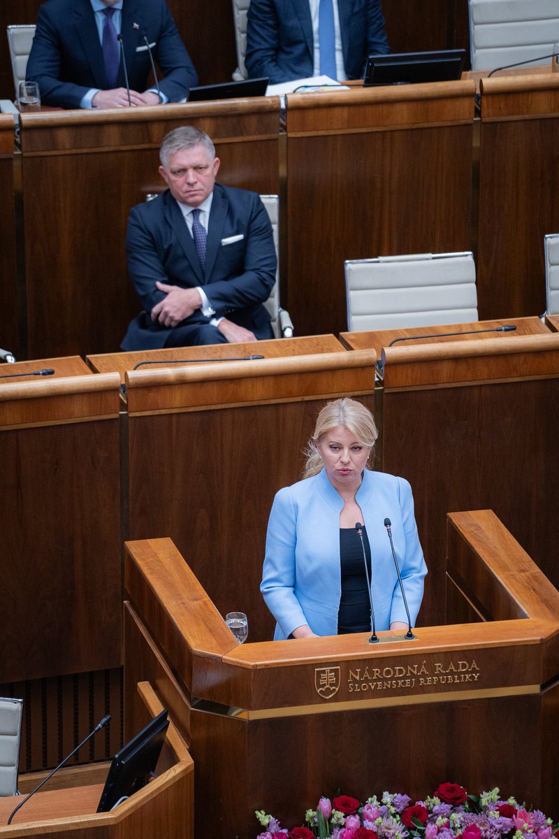 Prezidentka Čaputová predniesla v parlamente silný a veľmi kritický prejav. Precíznou argumentáciou potvrdila naše vážne pripomienky ku škandalóznemu spôsobu, akým Ficova koalícia pretláča svoj promafiánsky balíček, aj k jeho škodlivému obsahu. Hovorí to prezidentka, odborná