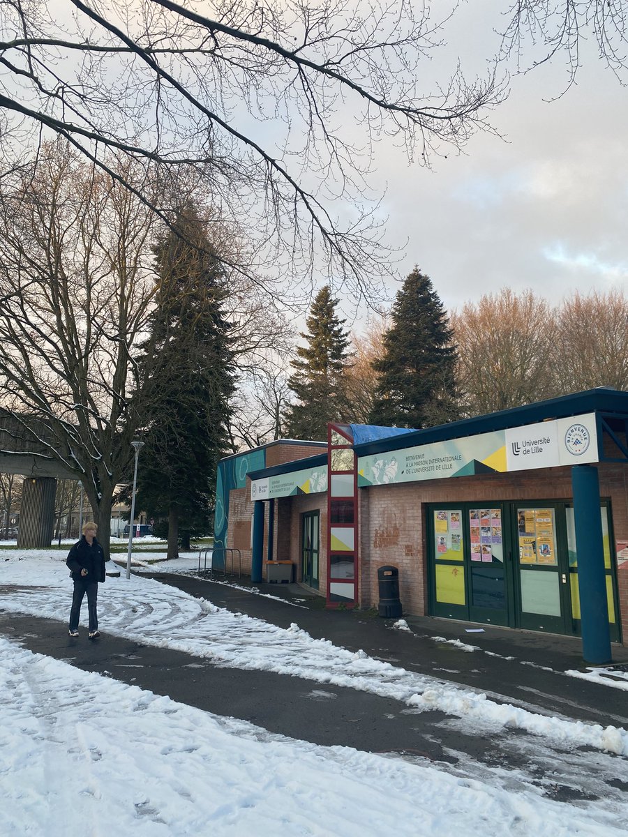 univ_lille's tweet image. Dans le cadre des Welcome Days, la Maison @inter_univlille organisait une soirée autour de la culture italienne 🇮🇹

Au programme : dégustation de produits italiens, quizz, film et bien d’autres activités autour de cette culture 🤌