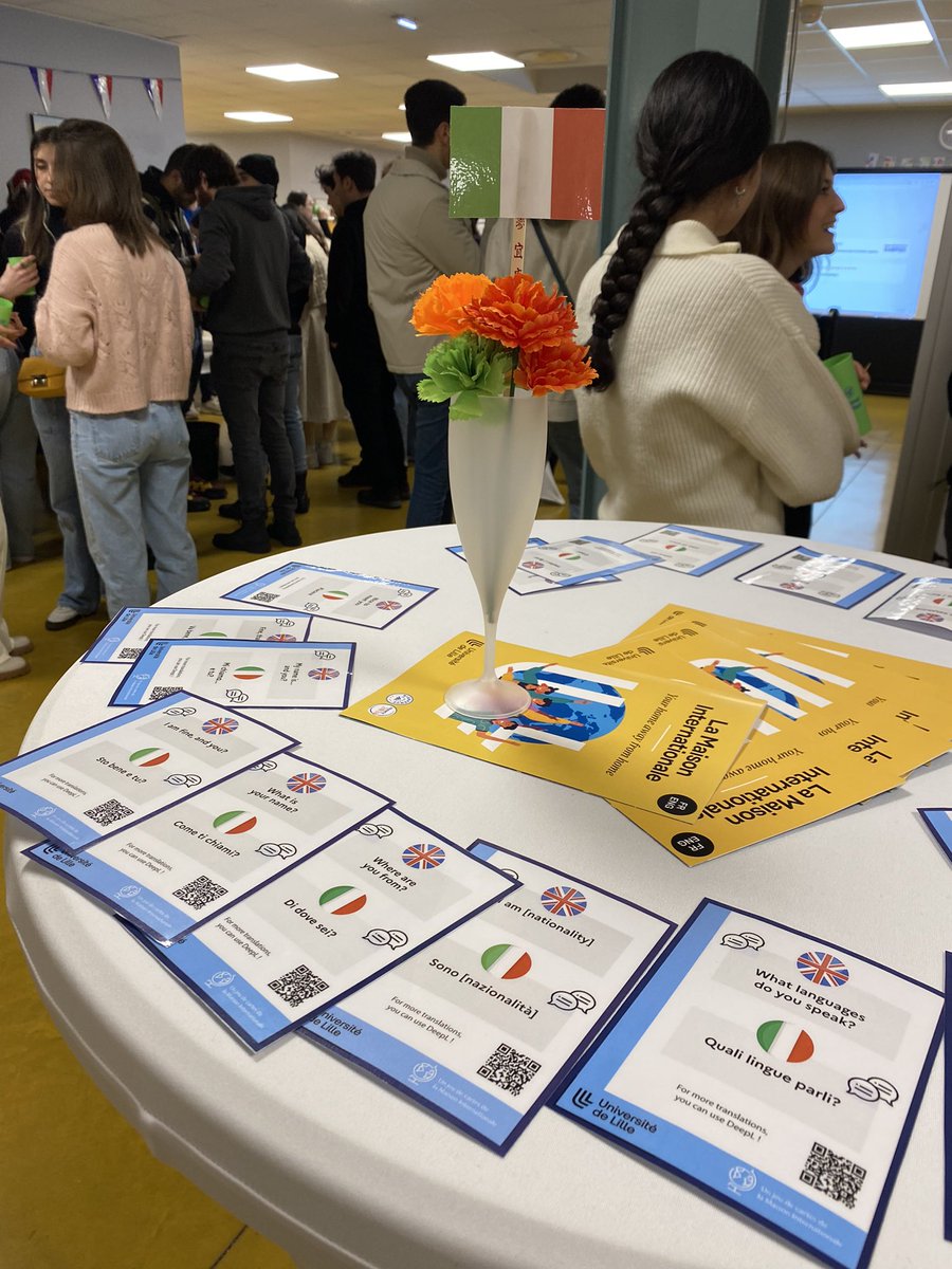 univ_lille's tweet image. Dans le cadre des Welcome Days, la Maison @inter_univlille organisait une soirée autour de la culture italienne 🇮🇹

Au programme : dégustation de produits italiens, quizz, film et bien d’autres activités autour de cette culture 🤌