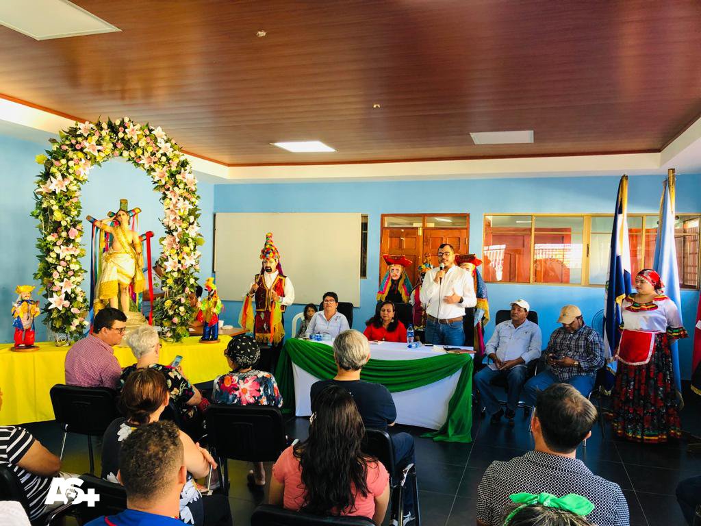 La Alcaldía del Poder Ciudadano de Diriamba, en estrecha colaboración con las autoridades del Ministerio de Cultura, ha otorgado asistencia económica a los encargados de los distintos bailes tradicionalistas que preservan con fervor la rica identidad cultural del municipio.