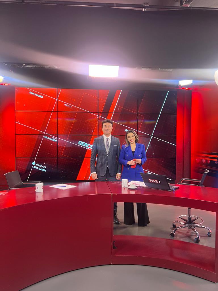 dnzozyldz's tweet photo. Bugün @tele1comtr  kanalındaydım, yerel seçimlerle ilgili sorularınızı cevapladım.
İzlemek için: https://t.co/fmr4siQuuM https://t.co/EehVbDca6G