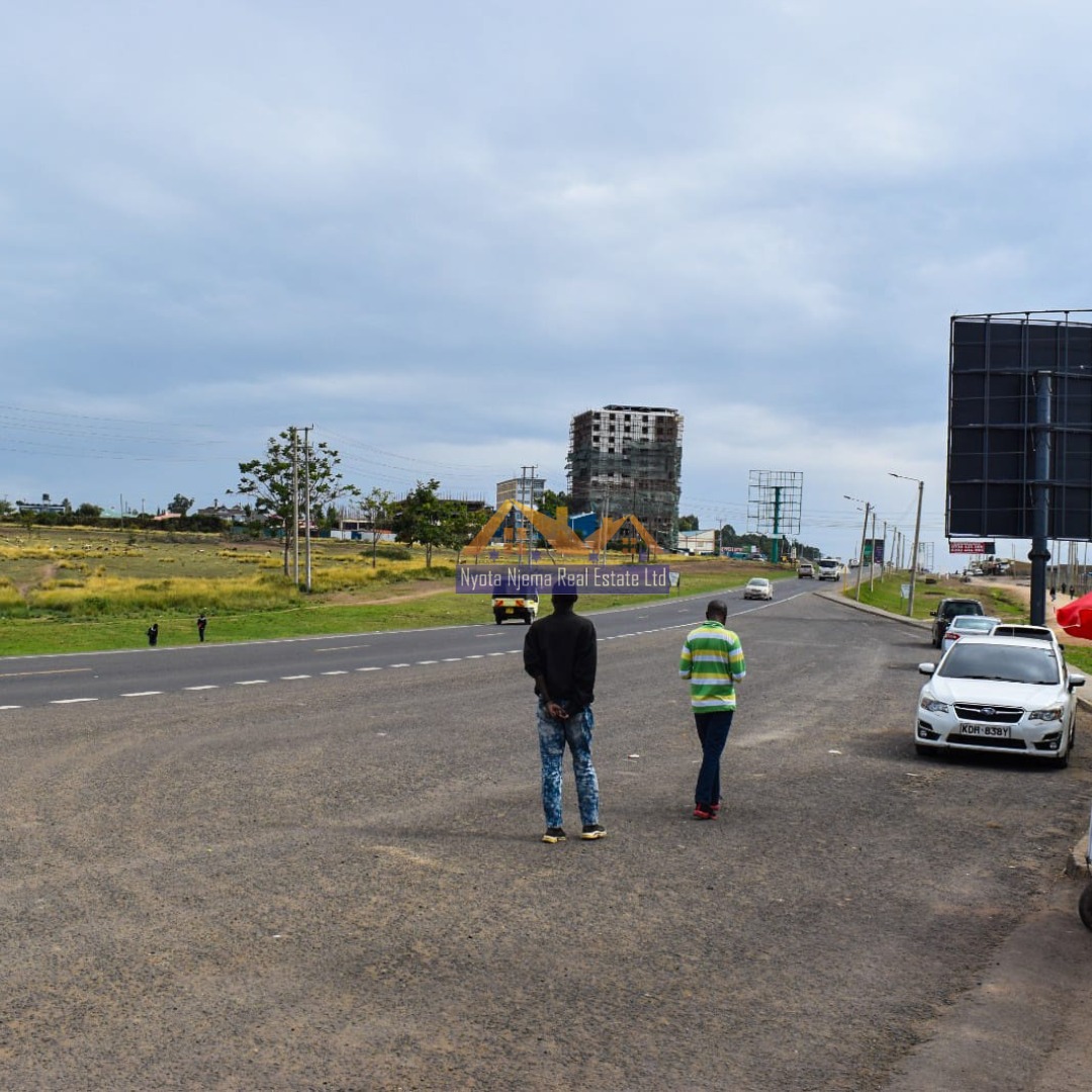 nyotanjema_re's tweet image. Connectivity meets tranquility. Nanyuki is strategically located for easy access to amenities without sacrificing peace. #ConnectedLiving #NanyukiConvenience #nyotanjemananyuki #TheTraitors #snow  #Mercy  #bcstorm #thursdaymorning