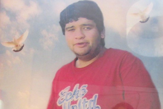 rduqueoyarce's tweet image. EL RIGOR DE LA LEY SEGÚN LA CLASE SOCIAL
Bastian Arriagada: vendía CDs en la calle, le dan 61 días de cárcel y fallece en el incendio del penal de San Miguel. 
Cathy Barriga: fraude al fisco por $31 mil millones y le dan arresto domiciliario. 
En Chile los ricos hacen lo quieren