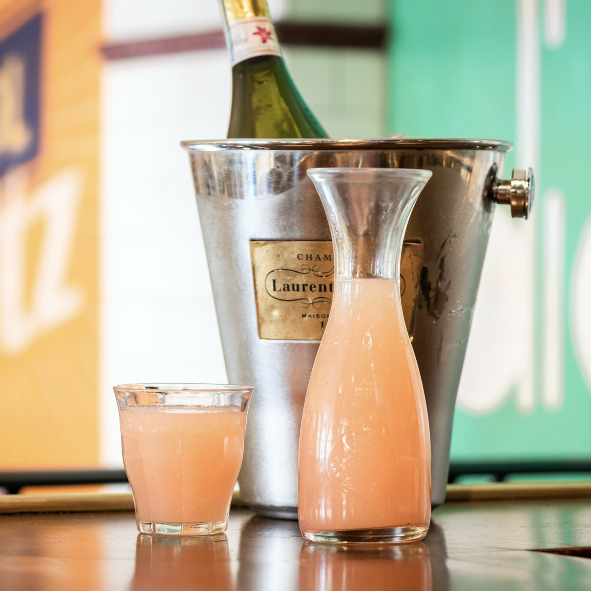 Time to get peachy keen with our bellinis at Quartino! The perfect shareable drink, tag your bubbly buddy below, and let's get 'peachy' together! #quartinotexas #quartinoatgrandscape #italianrestaurant #dallasfoodies #exploregrandscape #shareablecocktails #peachykeen #bellinis