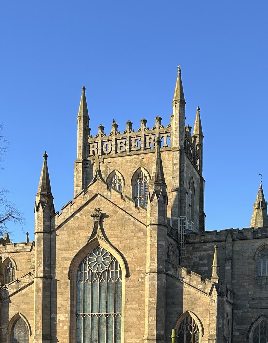 Stunning blue skies in #Dunfermline today 😎 and the Heritage Quarter was looking lovely

welcometofife.com/destination/du…

#LoveFife #Fife #WelcomeToOurHome