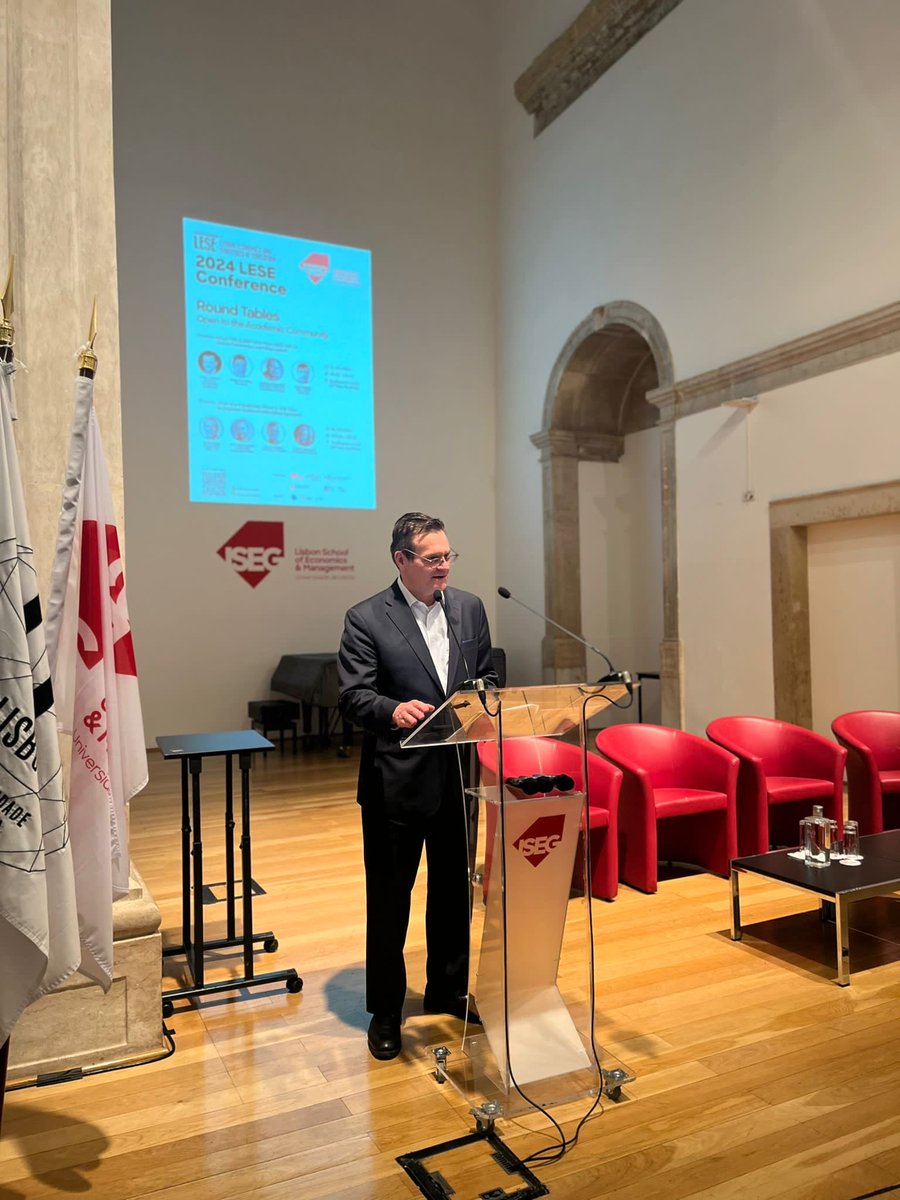 hpatrinos's tweet photo. Opening the plenary roundtable discussion on the impact of the pandemic on learning at the LESE conference panelists include ⁦@DeWitteK⁩ ⁦@JakubowskiEvid⁩ ⁦@jpmd69⁩ https://t.co/VfvEE9HOew