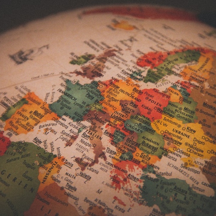 🌍 Teach your family about geography with a world map challenge. Share your geography trivia and discoveries. 🗺️ #GeographyChallenge #WorldMap #FamilyLearning