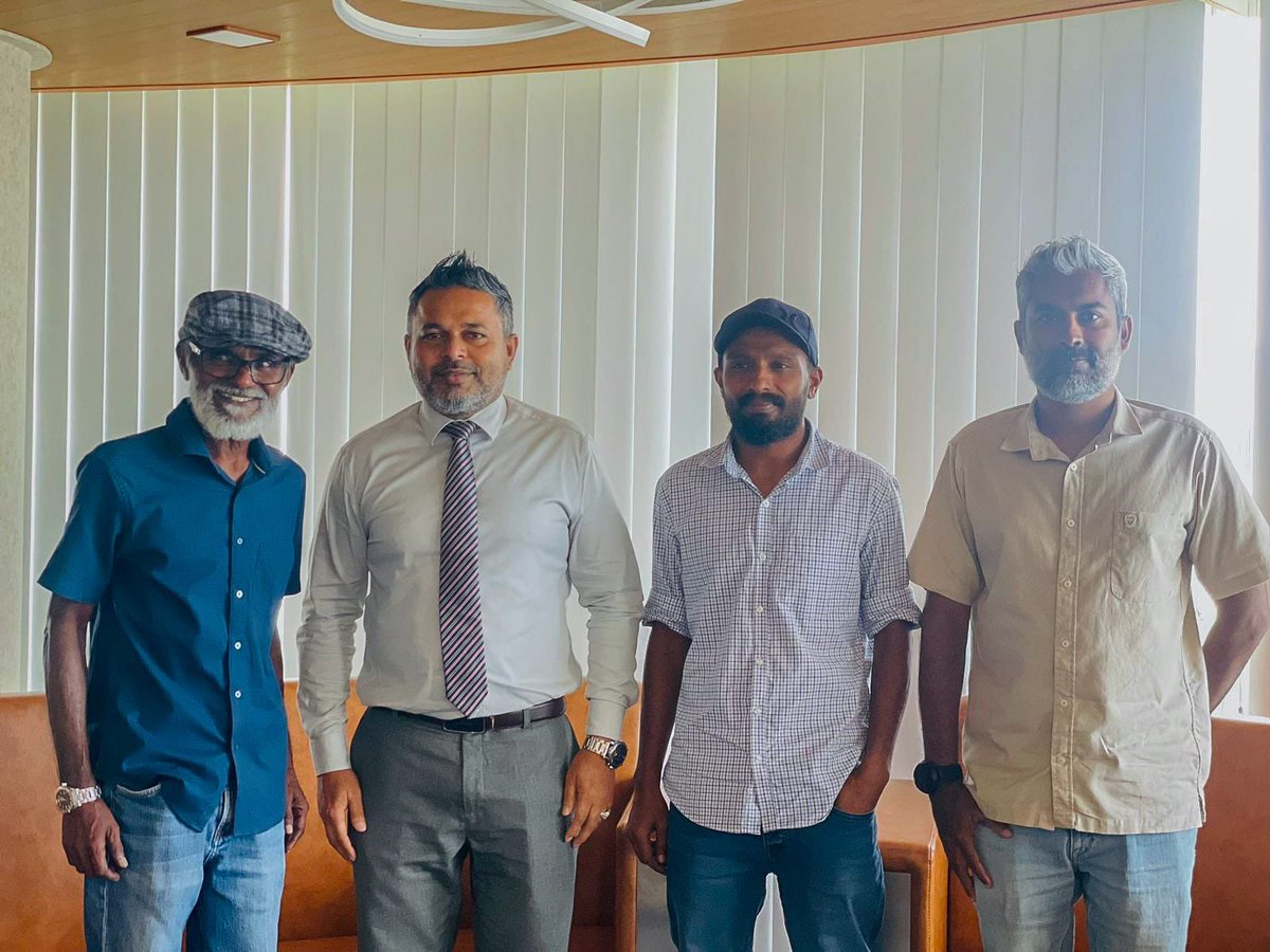 Minister Ahmed Shiyam met with SDM Farm to discuss their upcoming event “Explore Huvadhoo” and areas of collaboration with MMRI. On behalf of MoFOR and MMRI, we wish SDM Farm the best of luck and we look forward to working together.