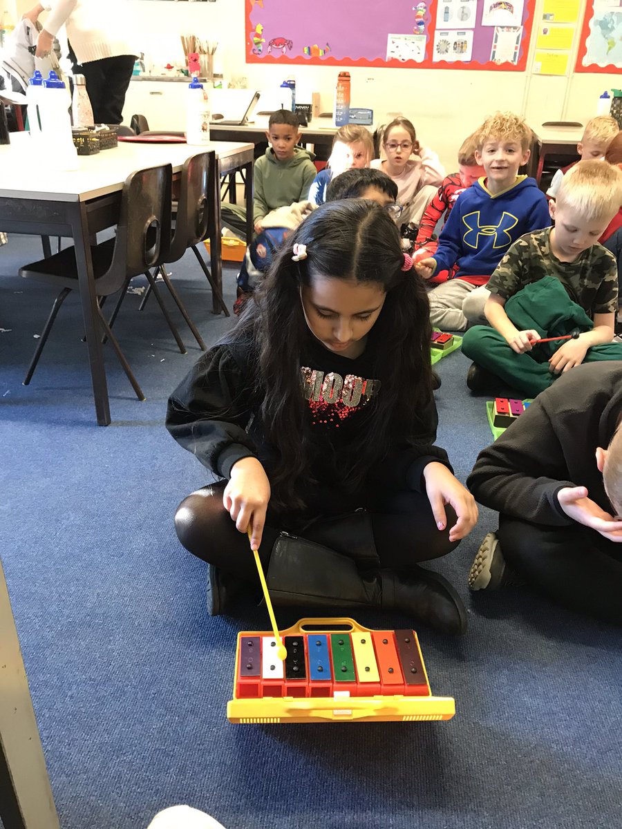 HilltopMedway's tweet photo. Year 2 had fun with glockenspiels today and started to learn to read musical notation to perform a melody. #sflt #music #hl https://t.co/ftGWAOpSI5