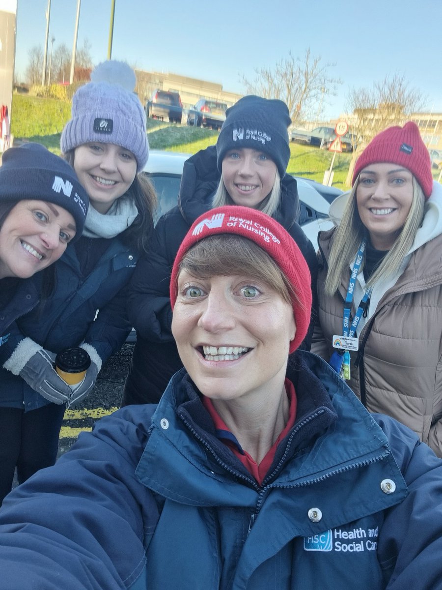 Community LD nurses braving the cold this morning on the picket line at Ulster Hospital #FairPayForNI #RCNStrike