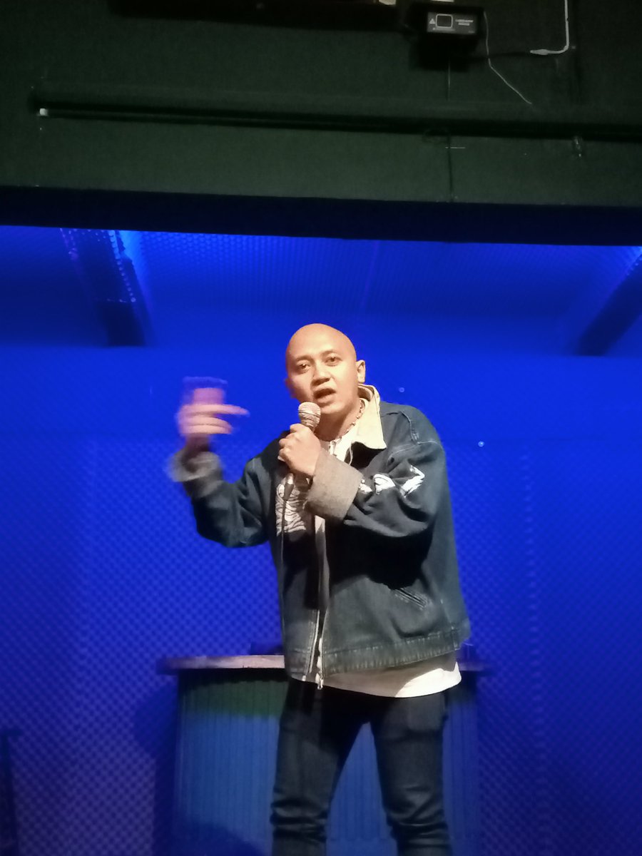 Comic selanjutnya dari <a href="/standupjakpus/">standupindo_jakpus</a> sahabat dekat Inyonk, Oggy! #OpenMicBks