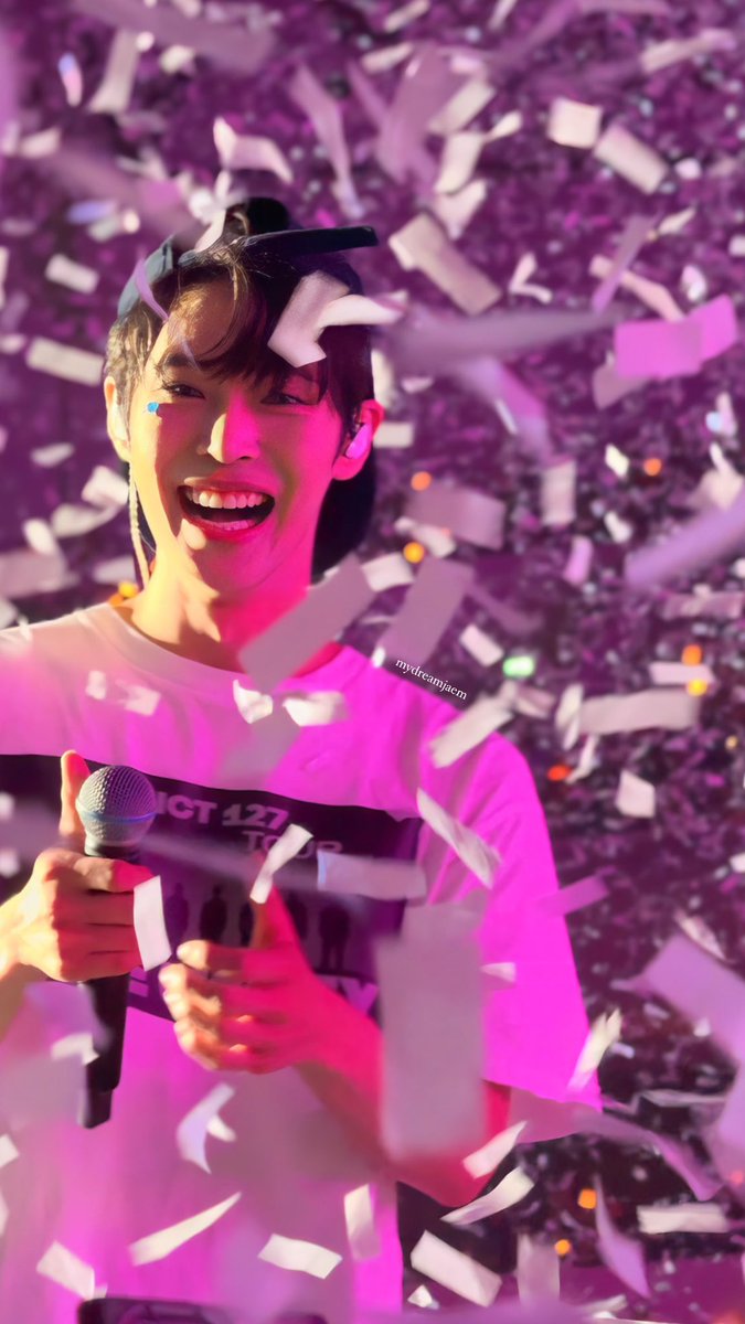 mydreamjaem's tweet photo. Happyyy Doyoung🤩🫶🏻

#도영 #DOYOUNG #THEUNITYinJAKARTA https://t.co/dawkm4qbLT