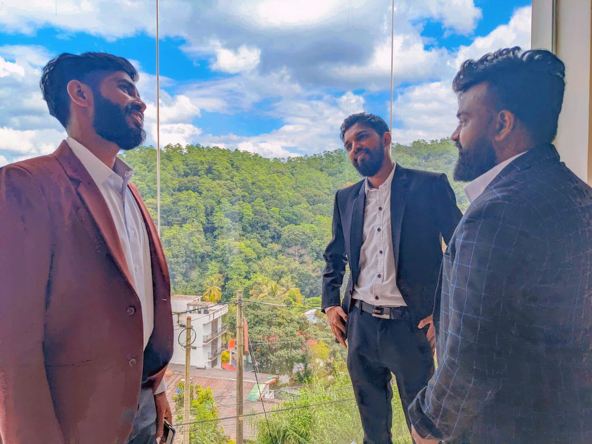 milindasanka's tweet photo. #friends #kandy #wedding https://t.co/42Z1SfjECy