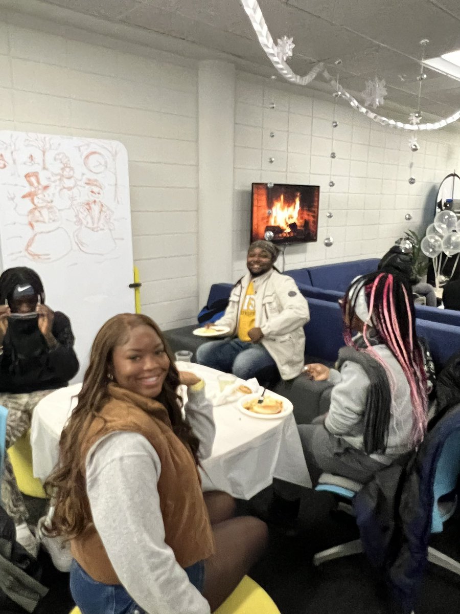 windgal66's tweet photo. @grcc student winter wonderland block party 2024. #communitycollege #higheredrules https://t.co/P1QcpYIuCF