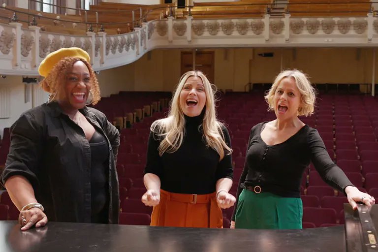 On repeat: Sandra Marvin, Louise Dearman and Rebecca Lock performing “World Take Me Back” from Hello, Dolly! whatsonstage.com/news/watch-san…