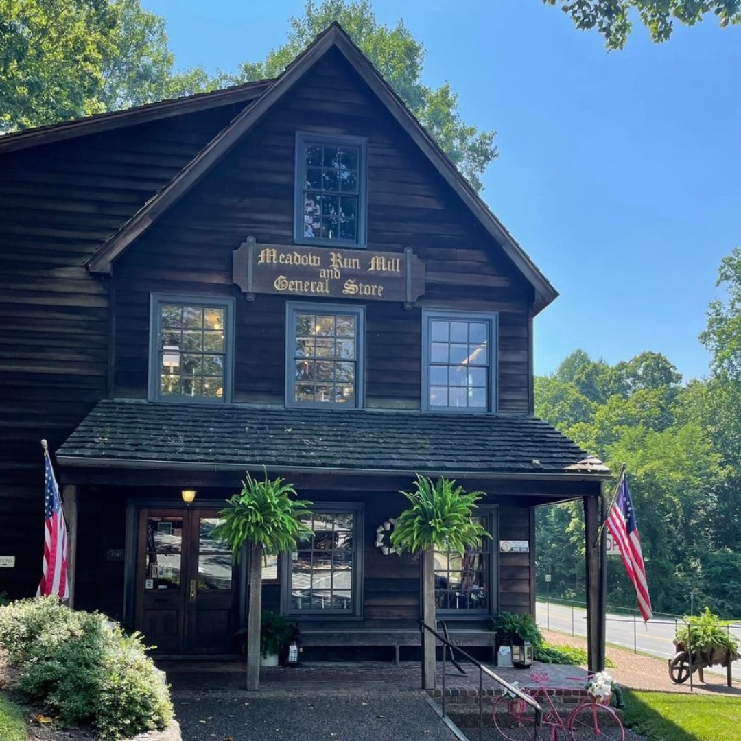 Take a trip back in time to the 18th century while enjoying an INCREDIBLE southern fare style lunch. If you're a fried chicken fan... this lunch will change your life! michietavern.com

 #explorevirginia #exploreva #charlottesvilleexperience #experiencecharlottesville