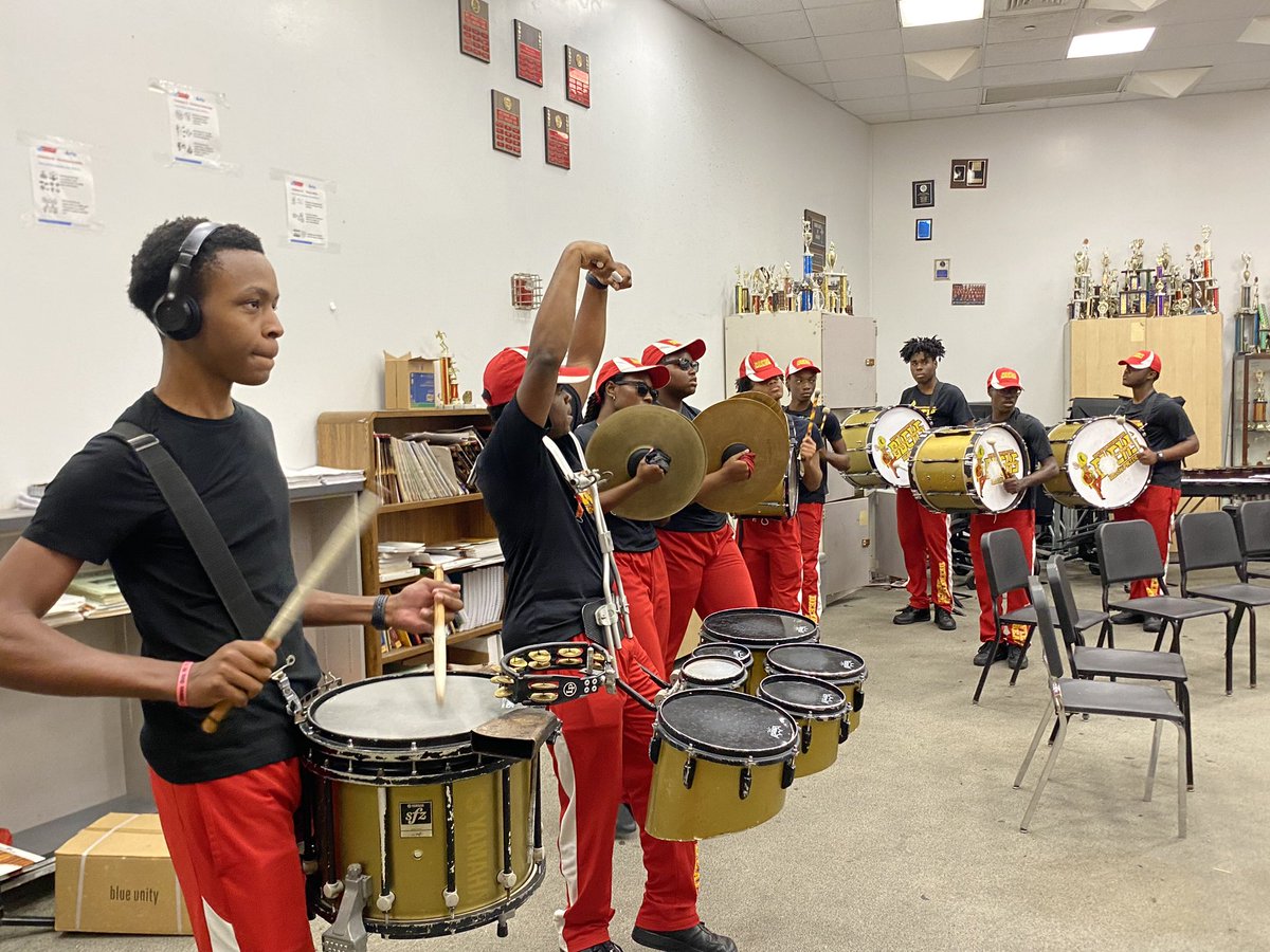 rantsbyR3N1's tweet image. DBHS Marching Bucks after the A lunch curriculum fair #DBHS #DBHSExperience #BuckPride ~Serenity