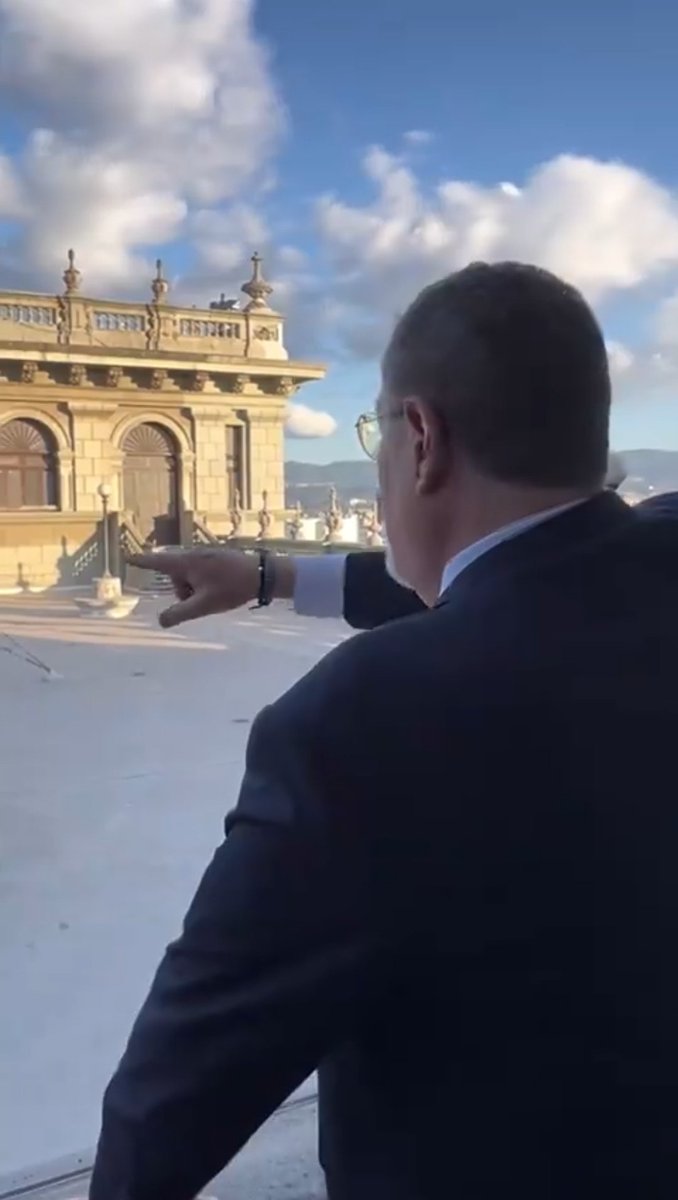 alex56gt's tweet photo. "Aquí en la terraza vamos a poner el área de sacrificios, para ofrecer a los dioses un corrupto cada semana, ni los van a querer pero nosotros tampoco." https://t.co/nlsjGdRJIl