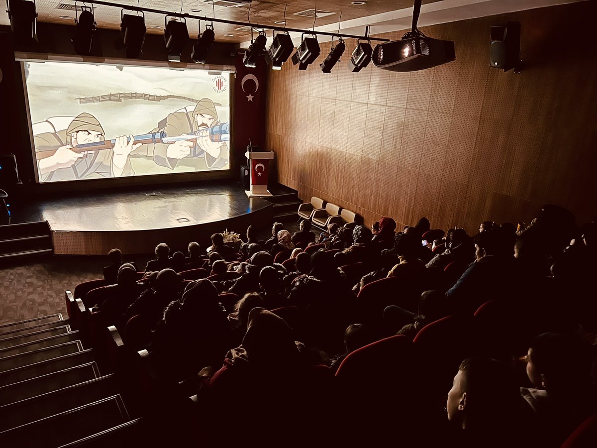 klavuzlusnk's tweet photo. Projemiz olan "Asarcık Sinema Günleri" kapsamında Kaymakamımız Sn. Hakan Köksal, ilçe milli eğitim müdürümüz Mustafa Özdil, öğrencilerimiz ve velilerimizle sinema filmi izlediler.
@tcmeb @samsunmem @tc_asarcik @asarcikmem https://t.co/knB4UrYU6T