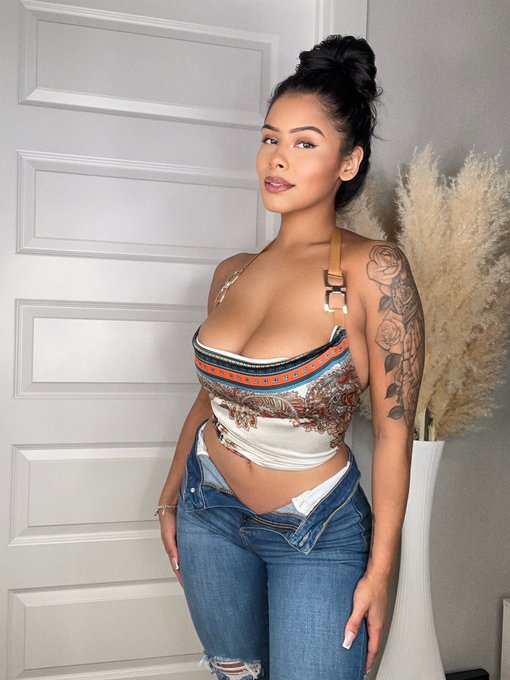 Text me 😘❤️ https://t.co/CWK0zNeyp4