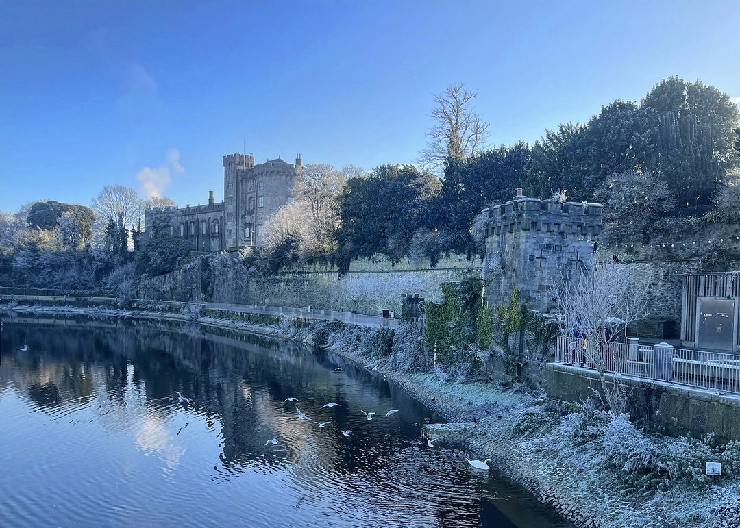 Visit Kilkenny (@lovekilkenny) on Twitter photo Frosty scenes from around #Kilkenny ❄️
📍 Graiguenamanagh captured by <a href="/PureAdventurekk/">Pure Adventure</a>
📍 Kilmacoliver trails captured by <a href="/trailkilkenny/">Trail Kilkenny</a>
📍 View from St. John's Bridge captured by The Marble City Bar & Tearooms
Tag us in your wintry snaps across the county 📸
#VisitKilkenny Frosty scenes from around #Kilkenny ❄️
📍 Graiguenamanagh captured by <a href="/PureAdventurekk/">Pure Adventure</a>
📍 Kilmacoliver trails captured by <a href="/trailkilkenny/">Trail Kilkenny</a>
📍 View from St. John's Bridge captured by The Marble City Bar & Tearooms
Tag us in your wintry snaps across the county 📸
#VisitKilkenny