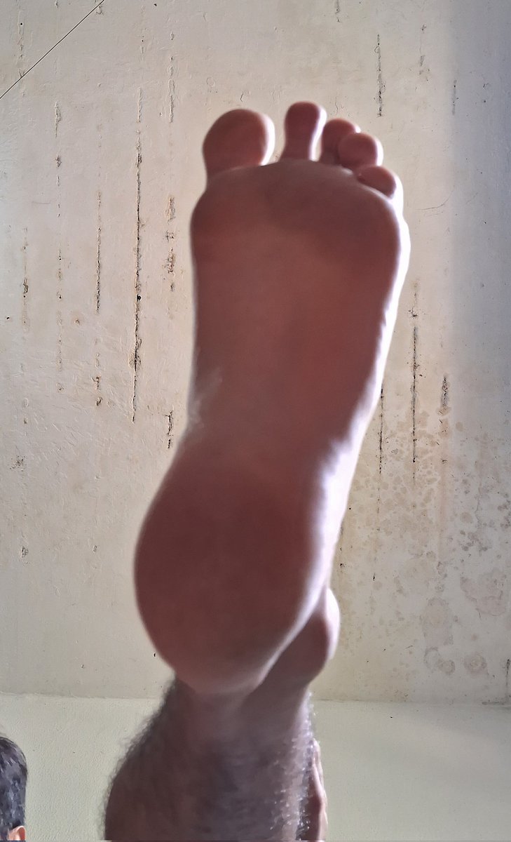 MonthlyMasterBr's tweet photo. #malefeet #footfetish #pesmasculinos #podolatria #feet #pes #solasmasculinas #malesoles https://t.co/pTQBSbKF3i