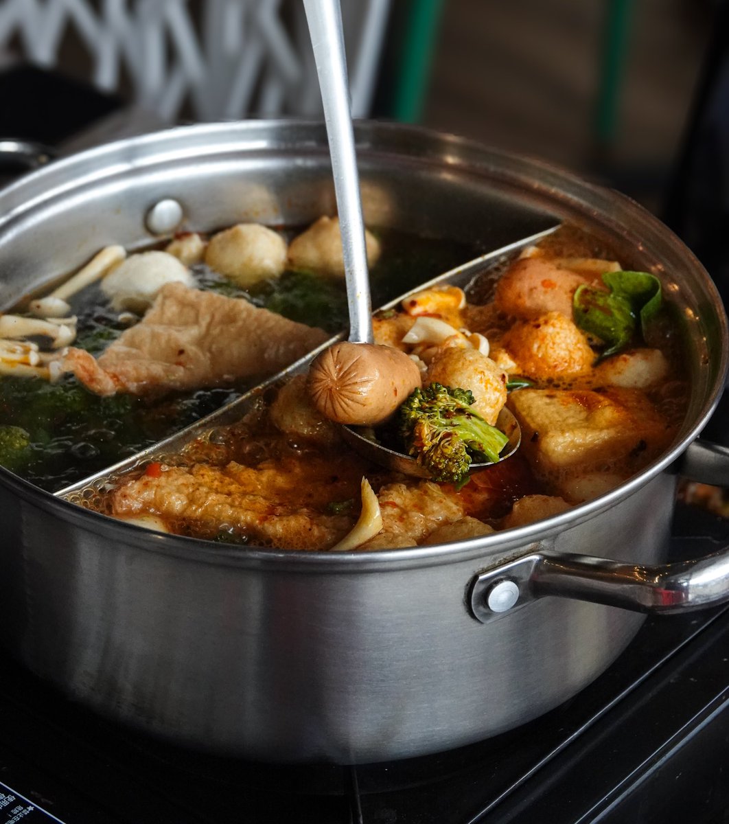 Ashsukamakan's tweet photo. 3 hari 3 malam makan steamboat duk Cameron ni haha 😂😂 https://t.co/wq6qInRKxX