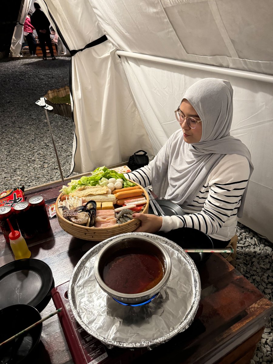 Ashsukamakan's tweet photo. 3 hari 3 malam makan steamboat duk Cameron ni haha 😂😂 https://t.co/wq6qInRKxX