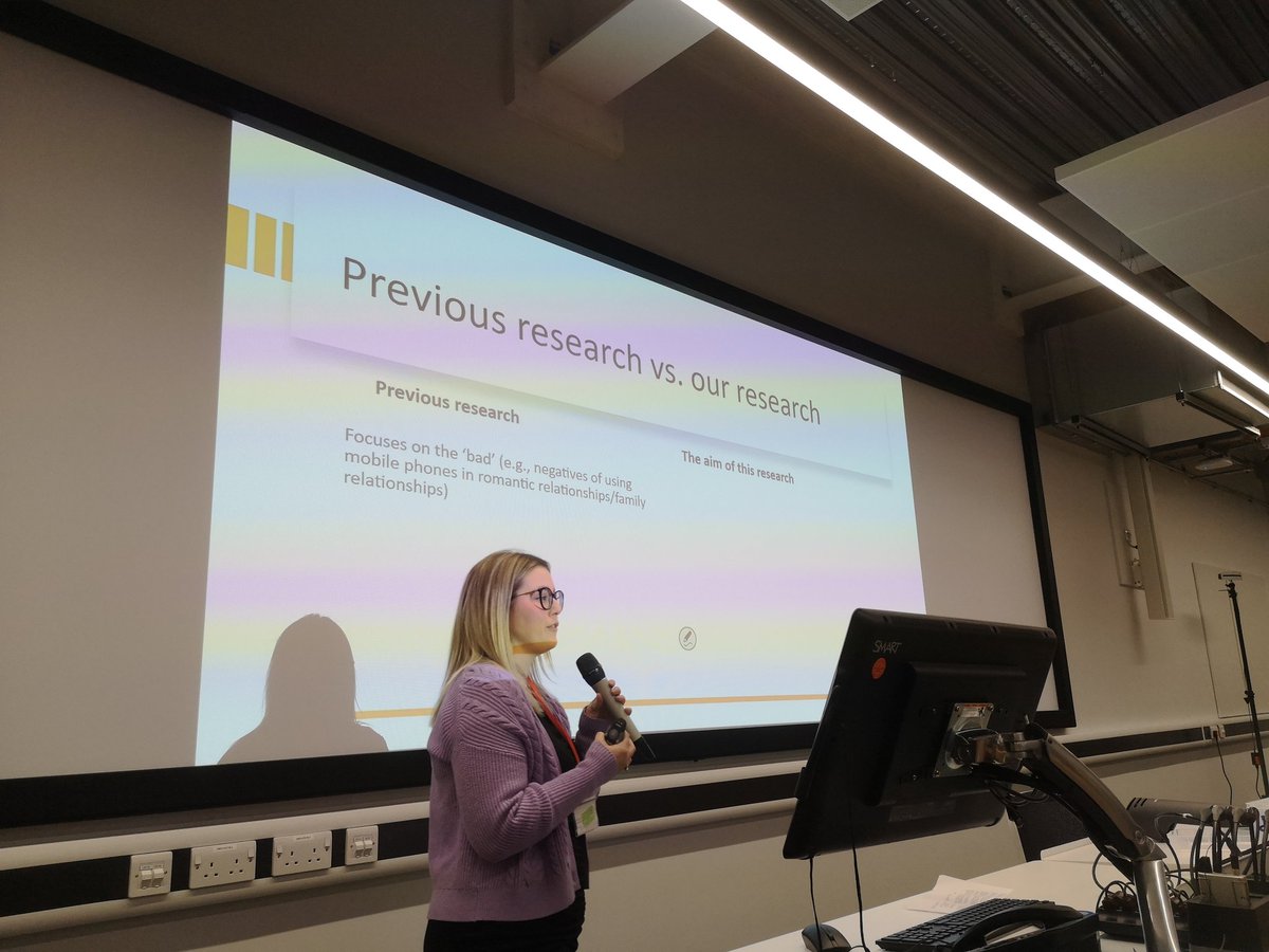 Fab talk from @daniellepad_25 from @CeBSAP on our research at the @digitalgoodnet showcase!