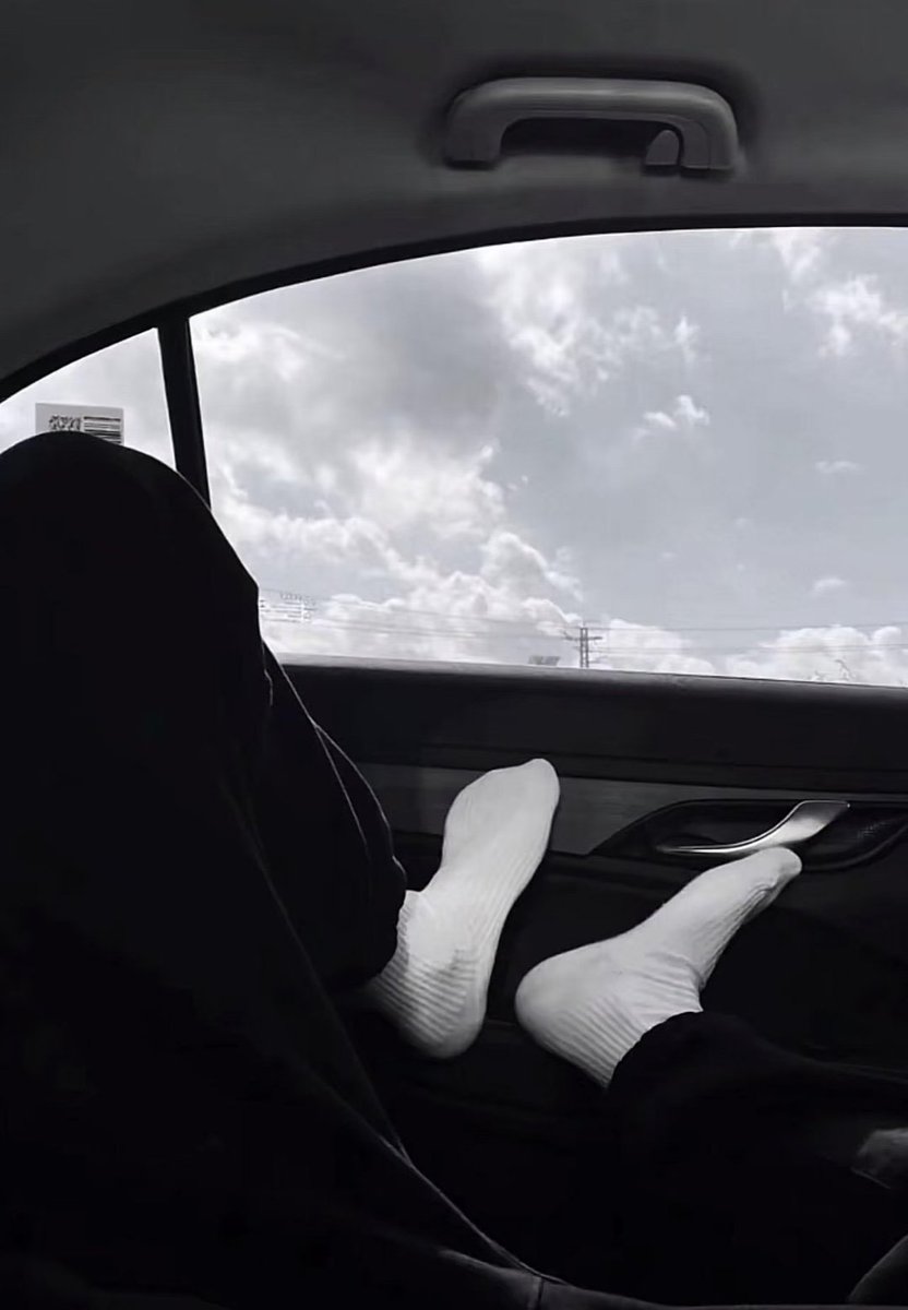 磊磊睡醒了 tweet media