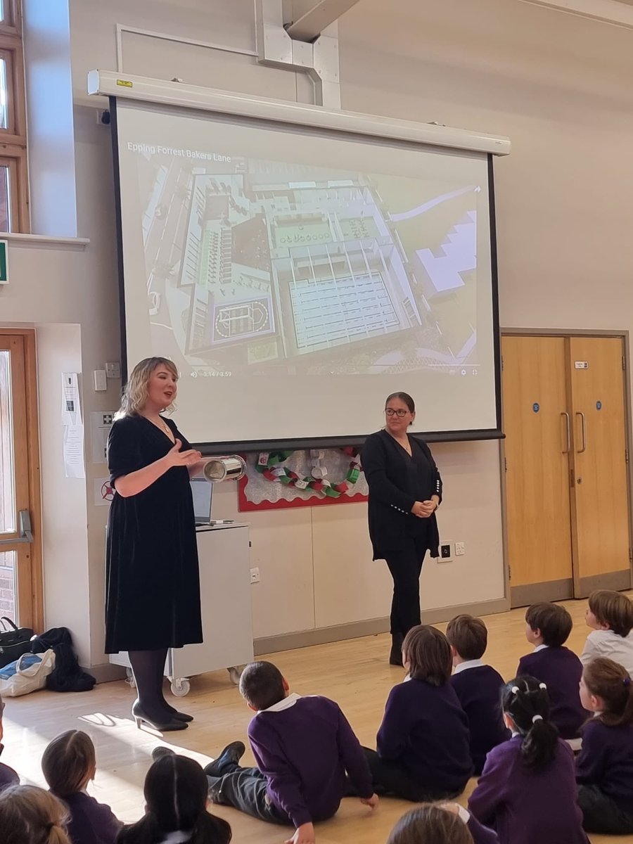 It was lovely to be invited to speak at an assembly at @eppingprimary about Epping’s brand new Sports Centre & Swimming Pool. 🏊‍♀️Over the past 8 years I have fought to get this state of art leisure facility built in #Epping & secured funding for the multi-million pound project 1/2