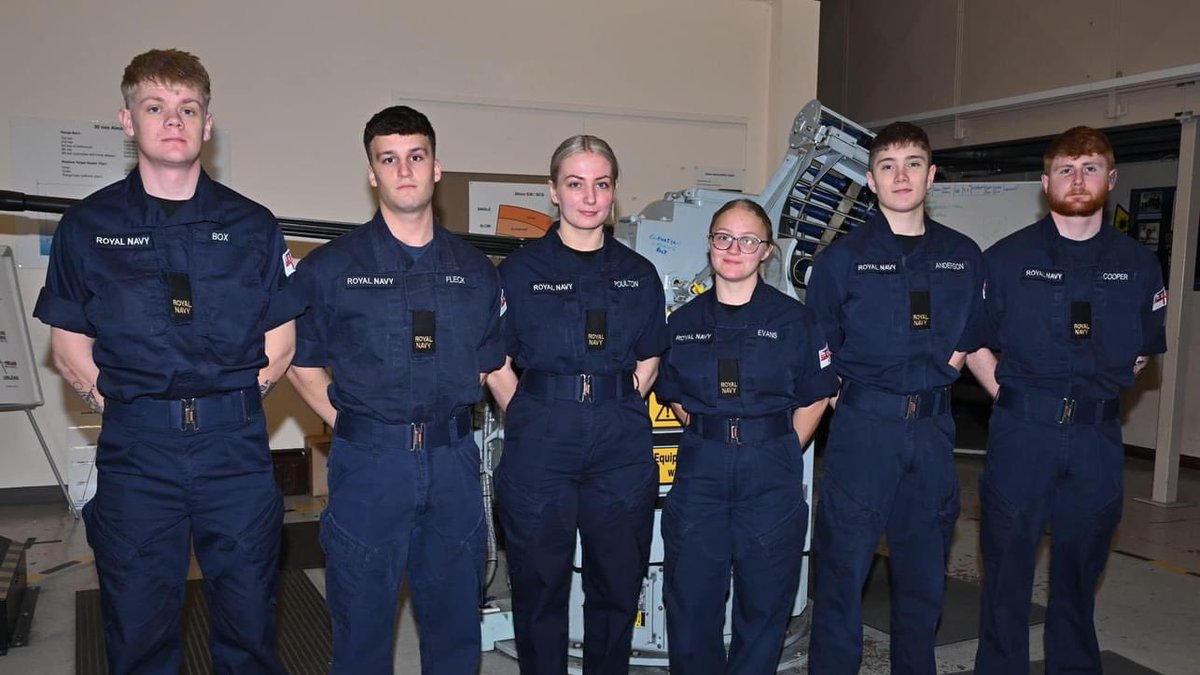 HMS_Collingwood's tweet photo. Huge congratulations to AB(AWW) 2301 on the completion of their course today.
We are positive you all will embrace the endless opportunities ahead in #RoyalNavy and continue to shine within the Fleet!
Keep up the great work Shipmates⚓️
#AWWsome #RNCareers #CareerGoals https://t.co/PNMK2NSBvq