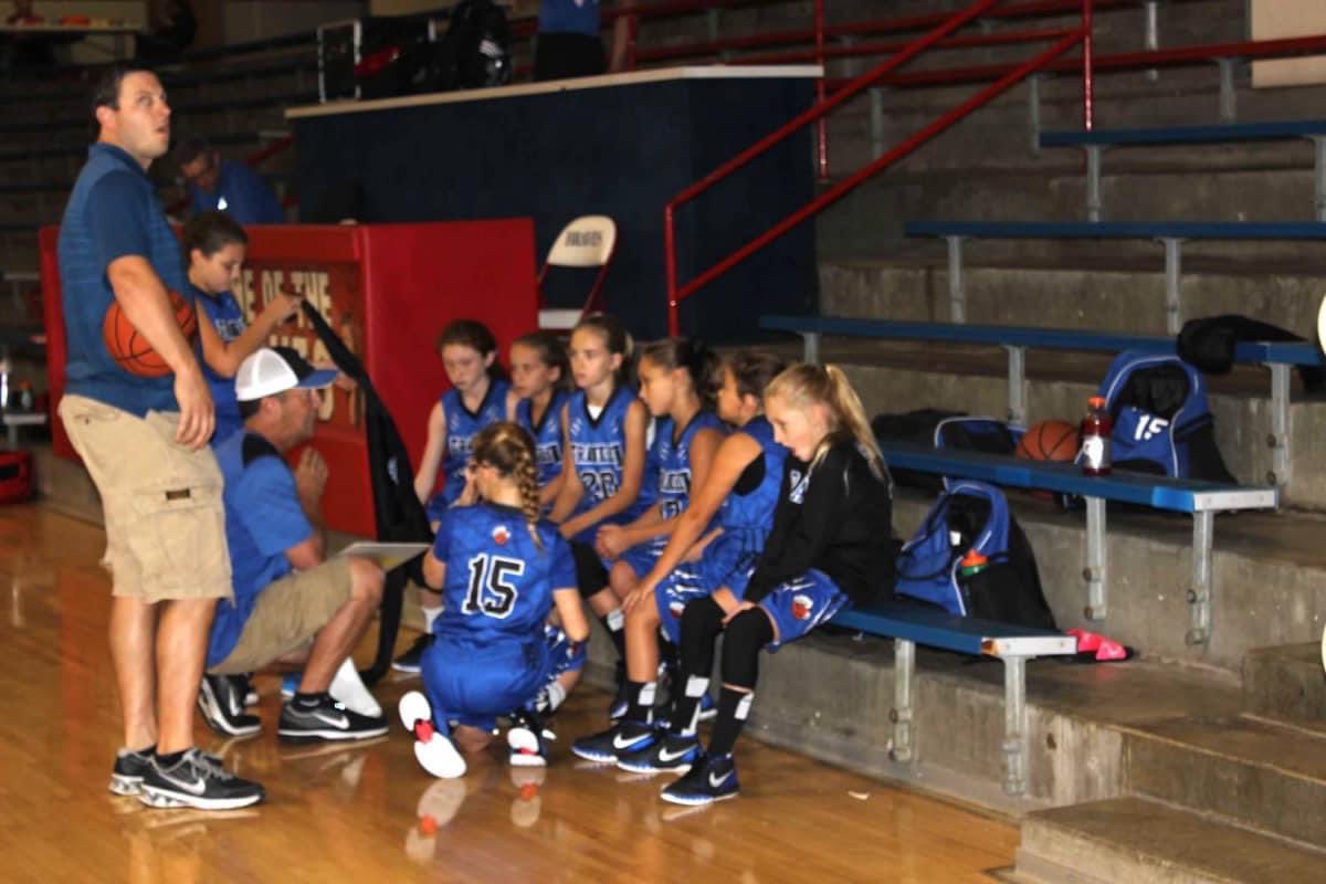 FCHSladycubs's tweet photo. SENIOR NIGHT!
Join us tonight between the JV and Varsity games to celebrate our 🔟 Seniors!!

🏀 Franklin Grizzly Cubs 
🆚 Seymour Owls
📍FCHS
⏰ JV 6pm | Varsity 7:30 https://t.co/QVm4yX05T0