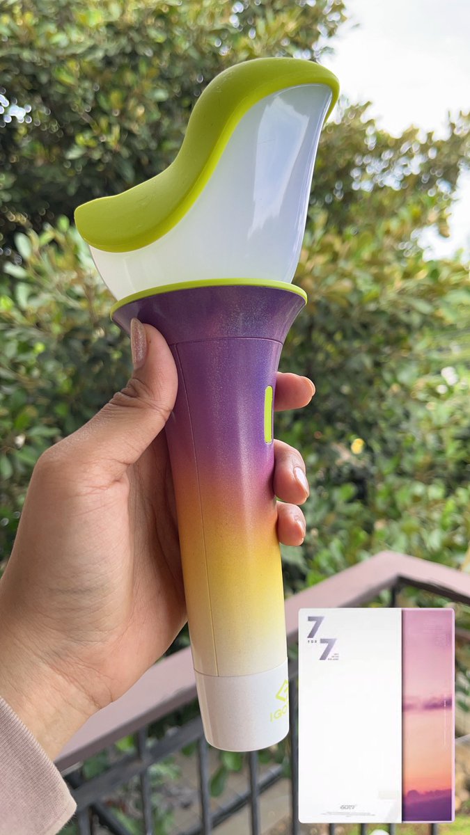 I got my lightstick customized, inspired by my forever first love album, 7for7.

Happy 10 years and beyond @GOT7

#GOT7 #갓세븐 #IGOT7
#GOT7FOREVER #ADecadeWithGOT7
@marktuan @jaybnow_hr @JacksonWang852 @JINYOUNG @ChoiArs_YJ @BamBam1A @yugyeom