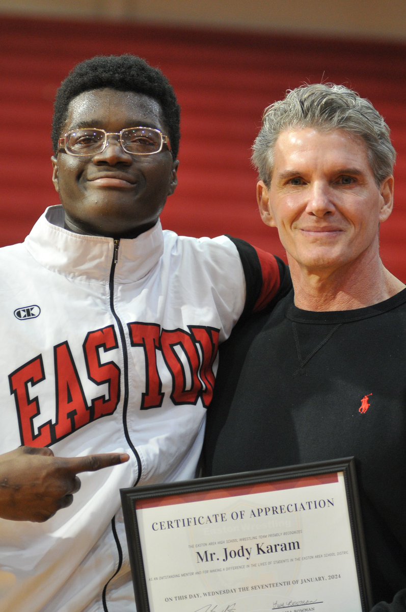 Some coach for the paycheck. 
Last night, LD Conyers recognized me as his mentor &amp; had the announcer say  “I’m his father figure”. 
It required me to fight the tears from flowing. 
This is my paycheck. 
Yea, I totally do this coaching thing for the paycheck. #Appreciation