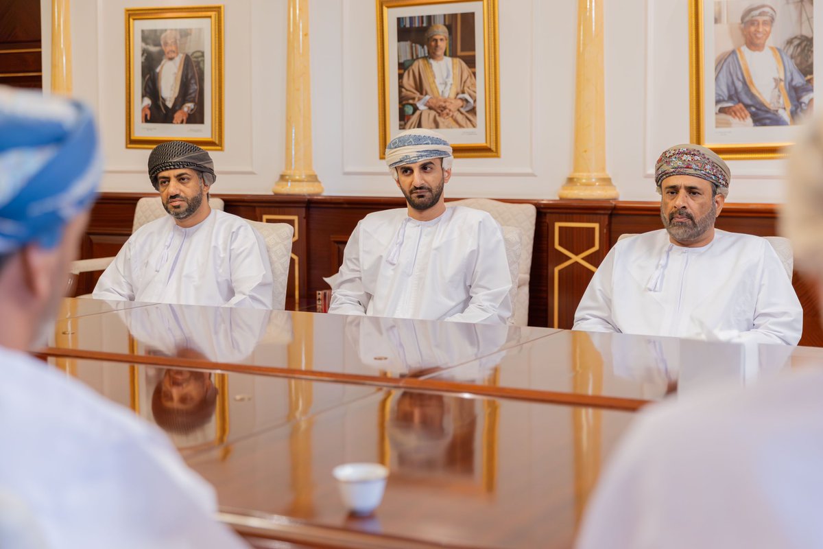 قامت صاحبة السمو السيدة الدكتورة منى بنت فهد آل سعيد مساعدة رئيس الجامعة للتعاون الدولي بتسليم ريع المعرض الخيري للكتب المستعملة الثاني عشر والذي نظمته جماعة التجارة #بكلية_الاقتصاد_والعلوم_السياسية <a href="/BsSQU/">SQU Business Society</a> للجمعية العمانية لمتلازمة داون