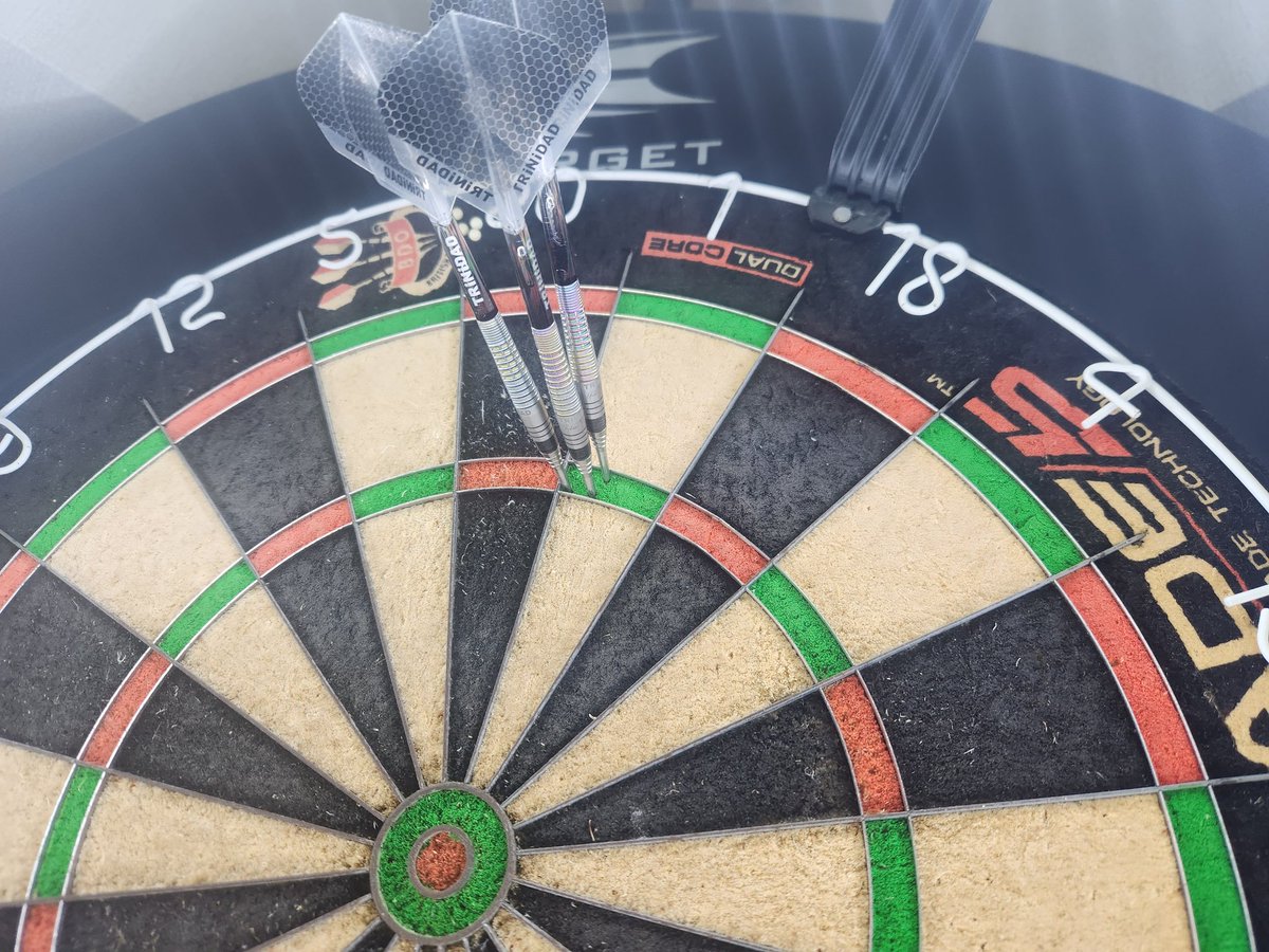 darts_bassan's tweet photo. #9darts https://t.co/QEQ6IOgSfB