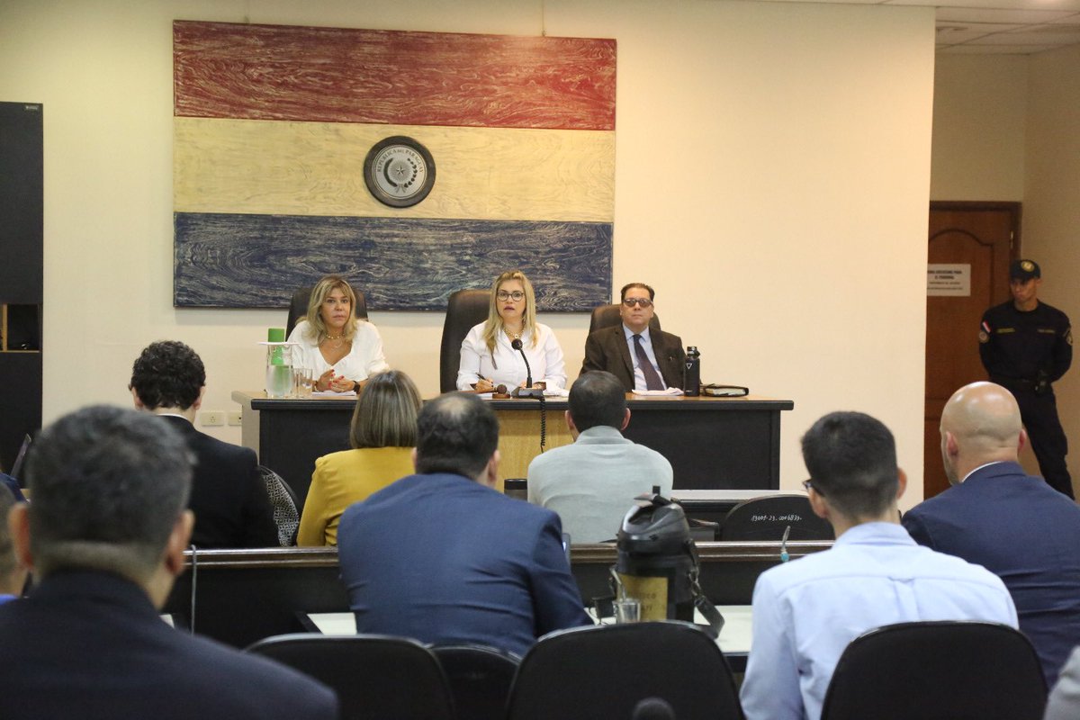 pds_radio's tweet photo. Con los alegatos finales de la defensa Nro. 7 continúa el juicio oral para doce acusados en el caso #MarihuanaVip

📌La fiscal Ingrid Cubilla pidió penas de entre 2 años 6 meses y 12 años para los procesados.

📲MóvilPDS: @Lucas_zPy
#PDSDigital https://t.co/Xh7SHrU4in