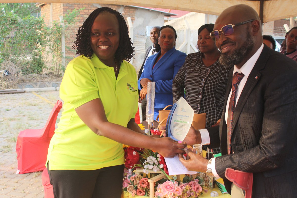 Kiryandongo District staff have bid farewell to the retired DHO Dr. Mutyaba Imaam who attained mandatory retirement age on November 30,2023. Dr. Mutyaba has been the DHO of Kiryandongo since its inception in July 2010 <a href="/MinofHealthUG/">Ministry of Health- Uganda</a> <a href="/bayloruganda/">Baylor Foundation Uganda</a> <a href="/UNICEFUganda/">UNICEF Uganda</a>