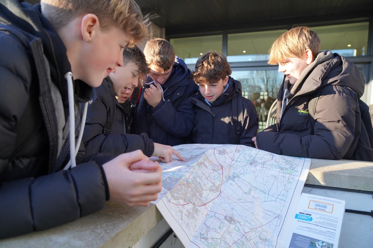 Cranford_Sch's tweet image. Years 9 and 10 pupils set off on their Bronze &amp;amp; Silver Duke of Edinburgh Training Day this morning. Even the sub-zero temperatures didn&apos;t deter our adventurous cohorts as they prepared to embark. #CranfordChallenge #CranfordDofE