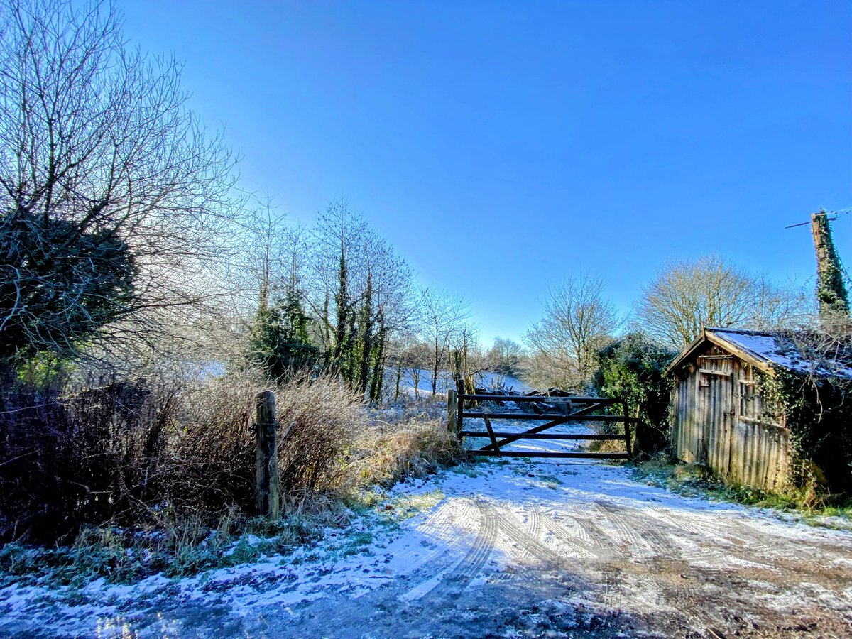 #chadderton #oldham #ice #snow #slippy #weatherwatch #weather #jan18th #winter #winterwalk